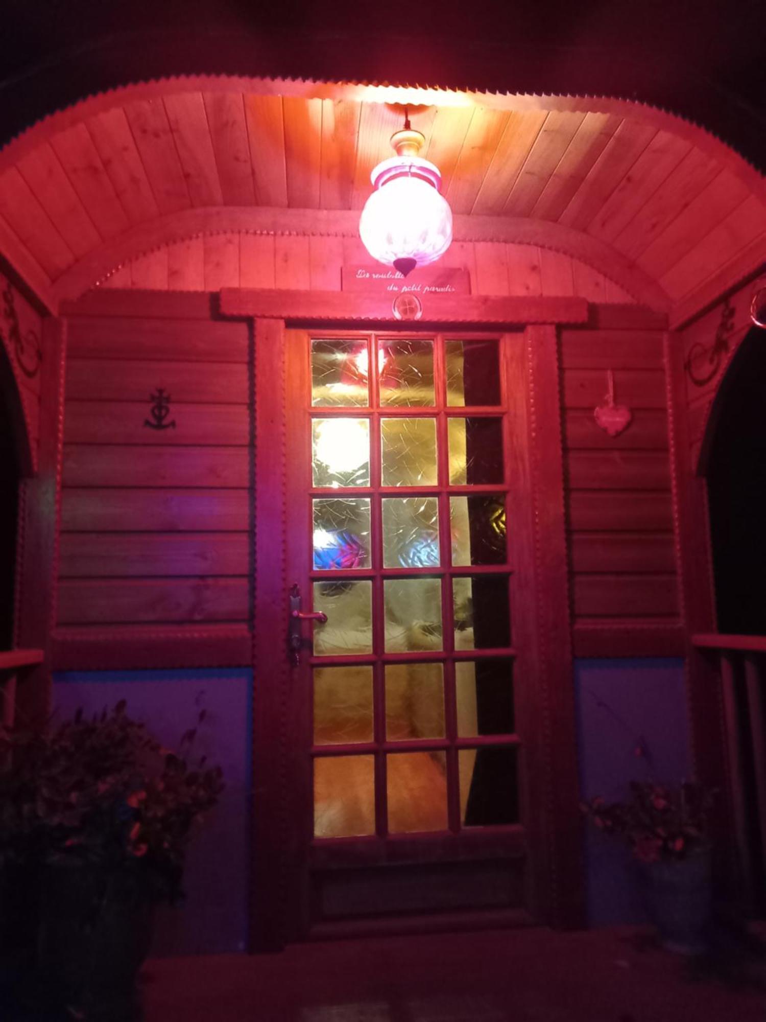 La Roulotte Du Petit Paradis Saint-Rémy-de-Provence Eksteriør bilde