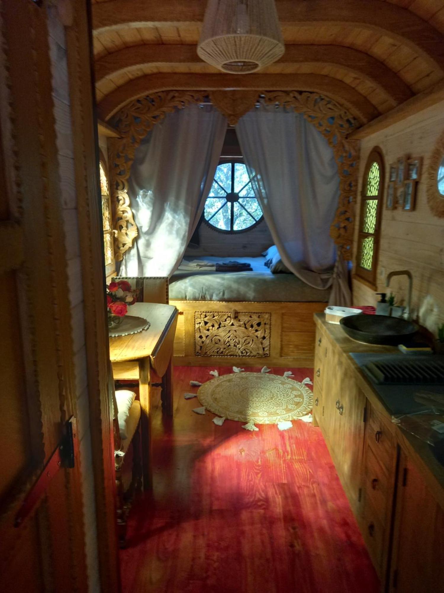 La Roulotte Du Petit Paradis Saint-Rémy-de-Provence Eksteriør bilde