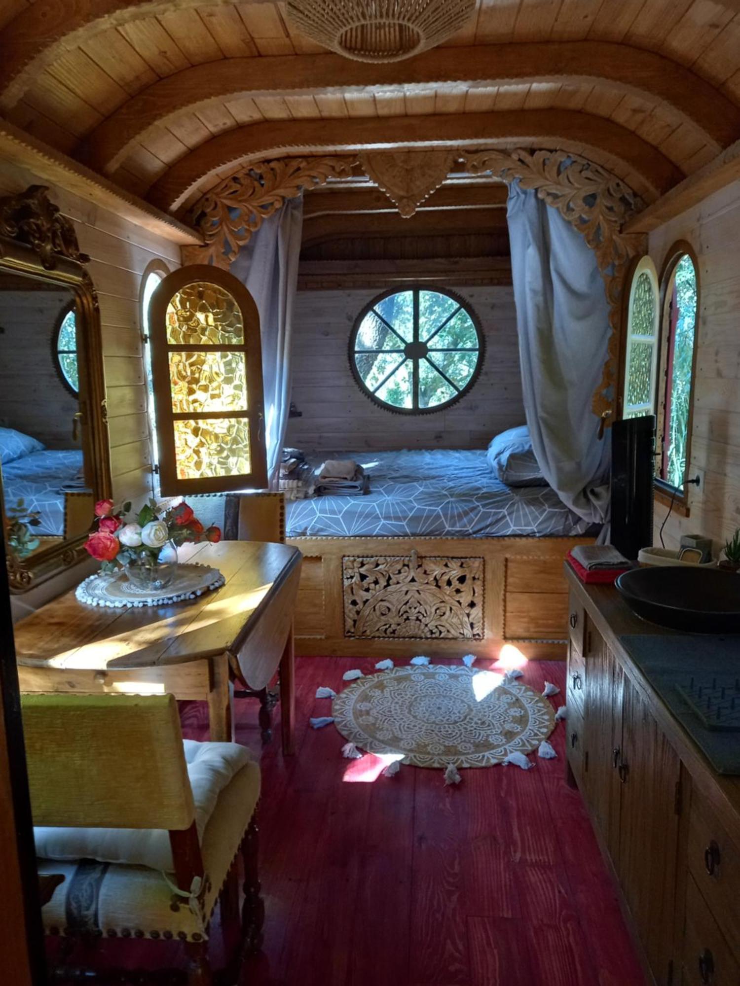 La Roulotte Du Petit Paradis Saint-Rémy-de-Provence Eksteriør bilde