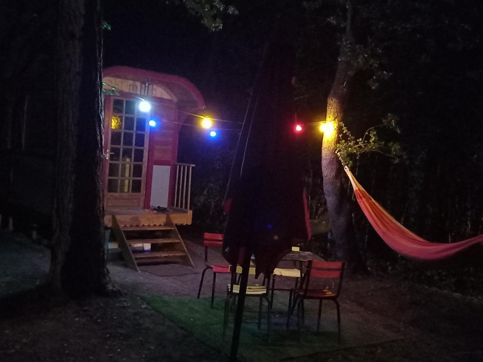 La Roulotte Du Petit Paradis Saint-Rémy-de-Provence Eksteriør bilde