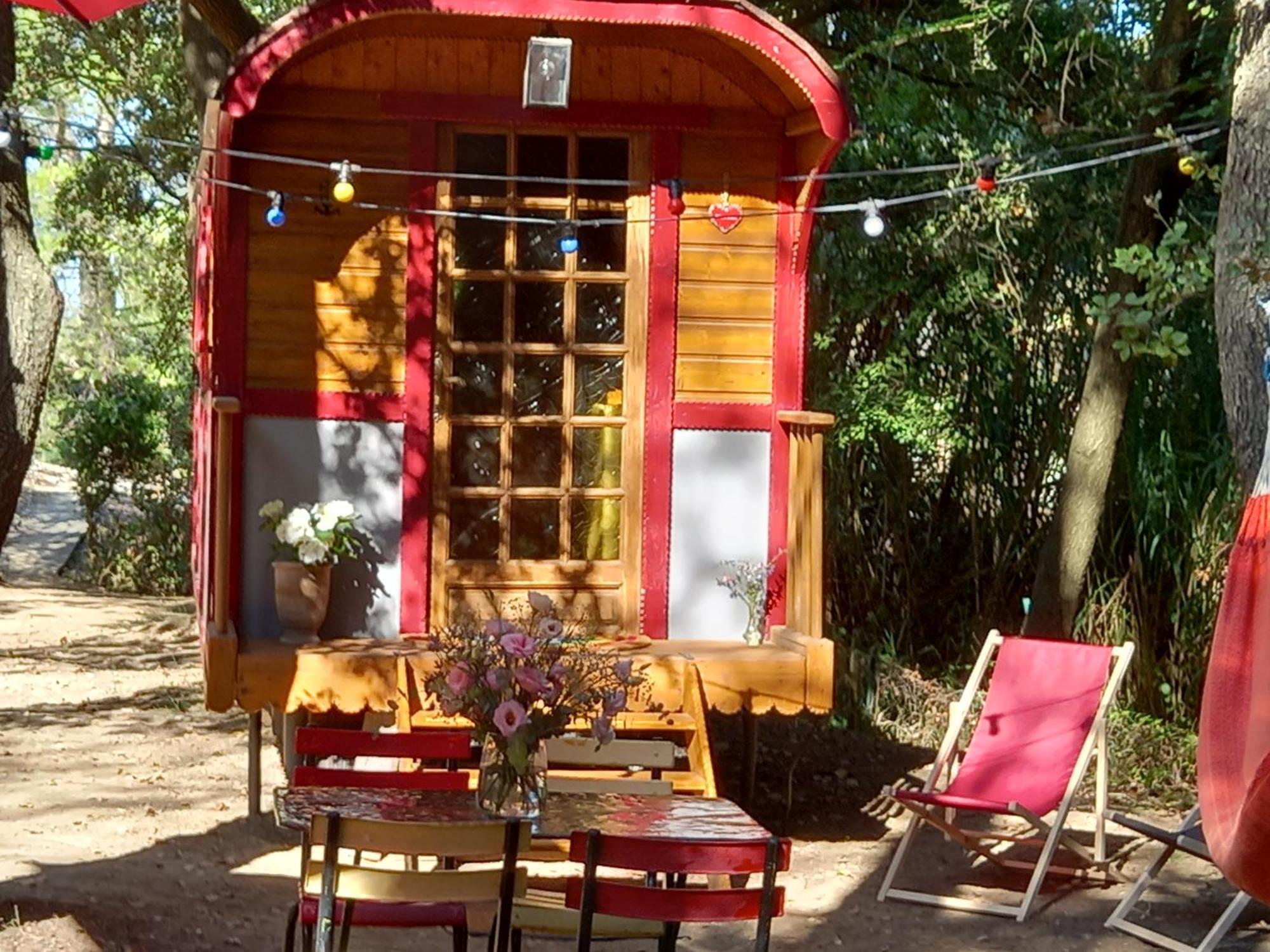 La Roulotte Du Petit Paradis Saint-Rémy-de-Provence Eksteriør bilde